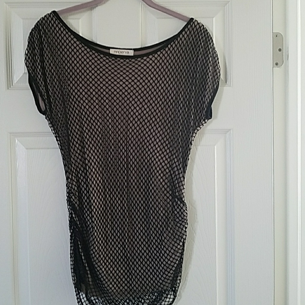 Fitted fishnet shirt